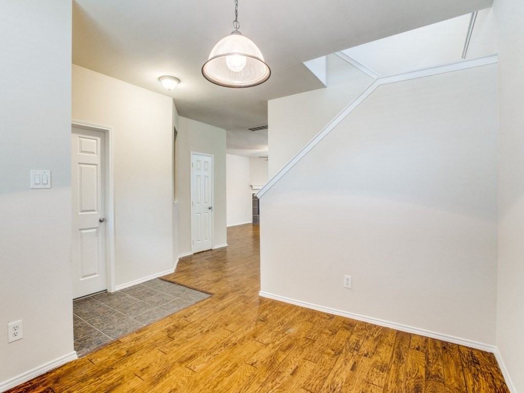 616 Crystal Falls Dr - Photo 5 of 25