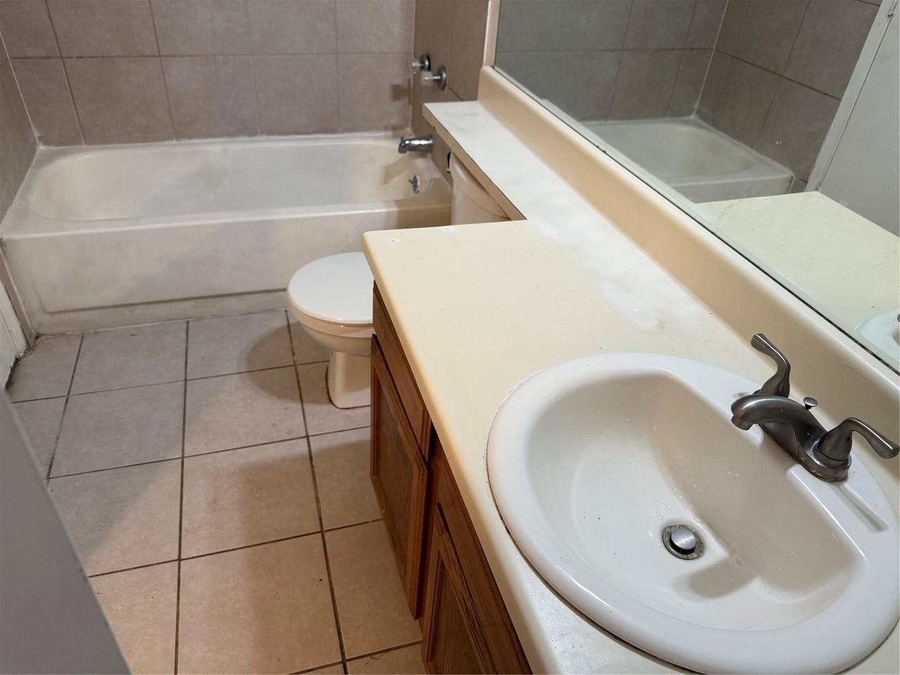 801 Colchester Dr - Photo 5 of 11