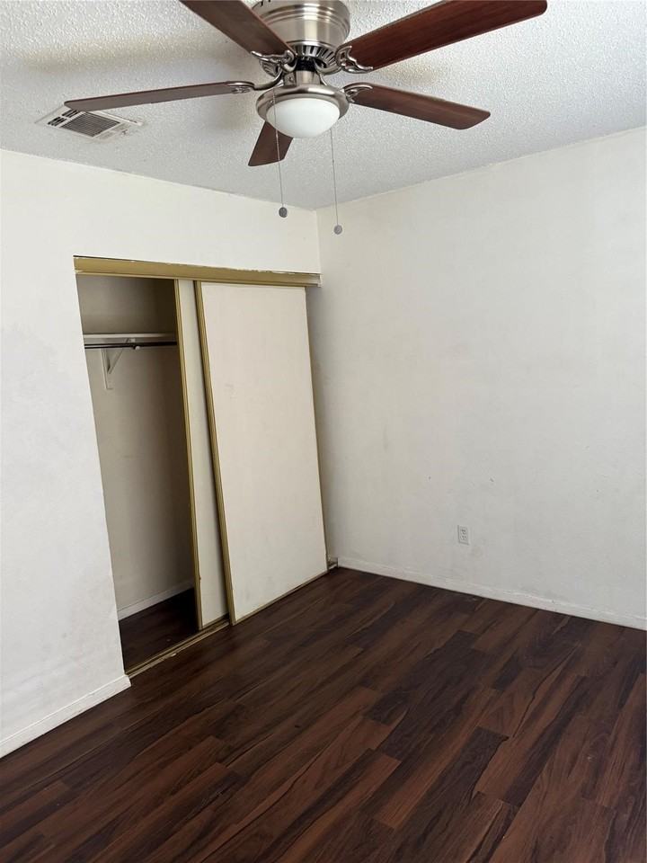 801 Colchester Dr - Photo 6 of 11