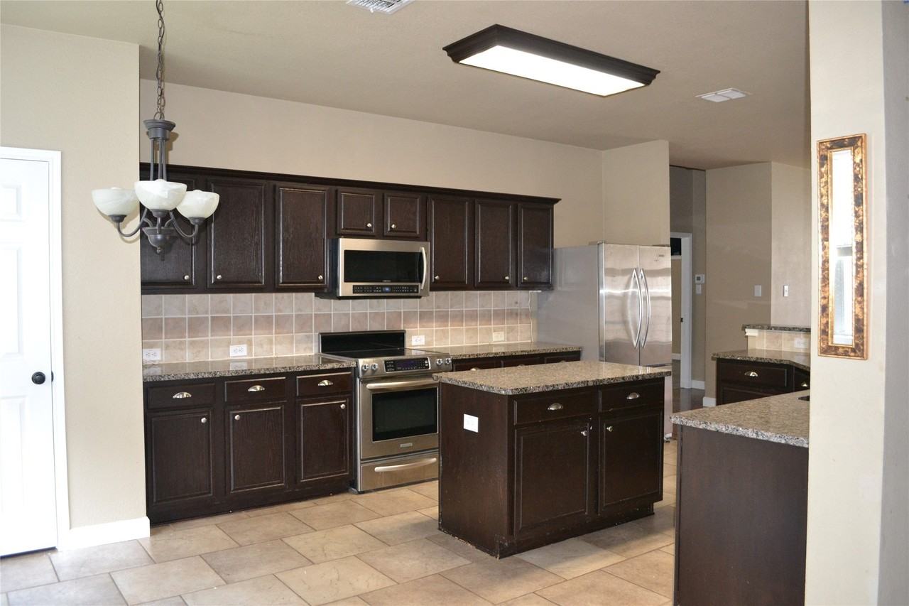 6005 Hidden Pine Ln - Photo 3 of 28