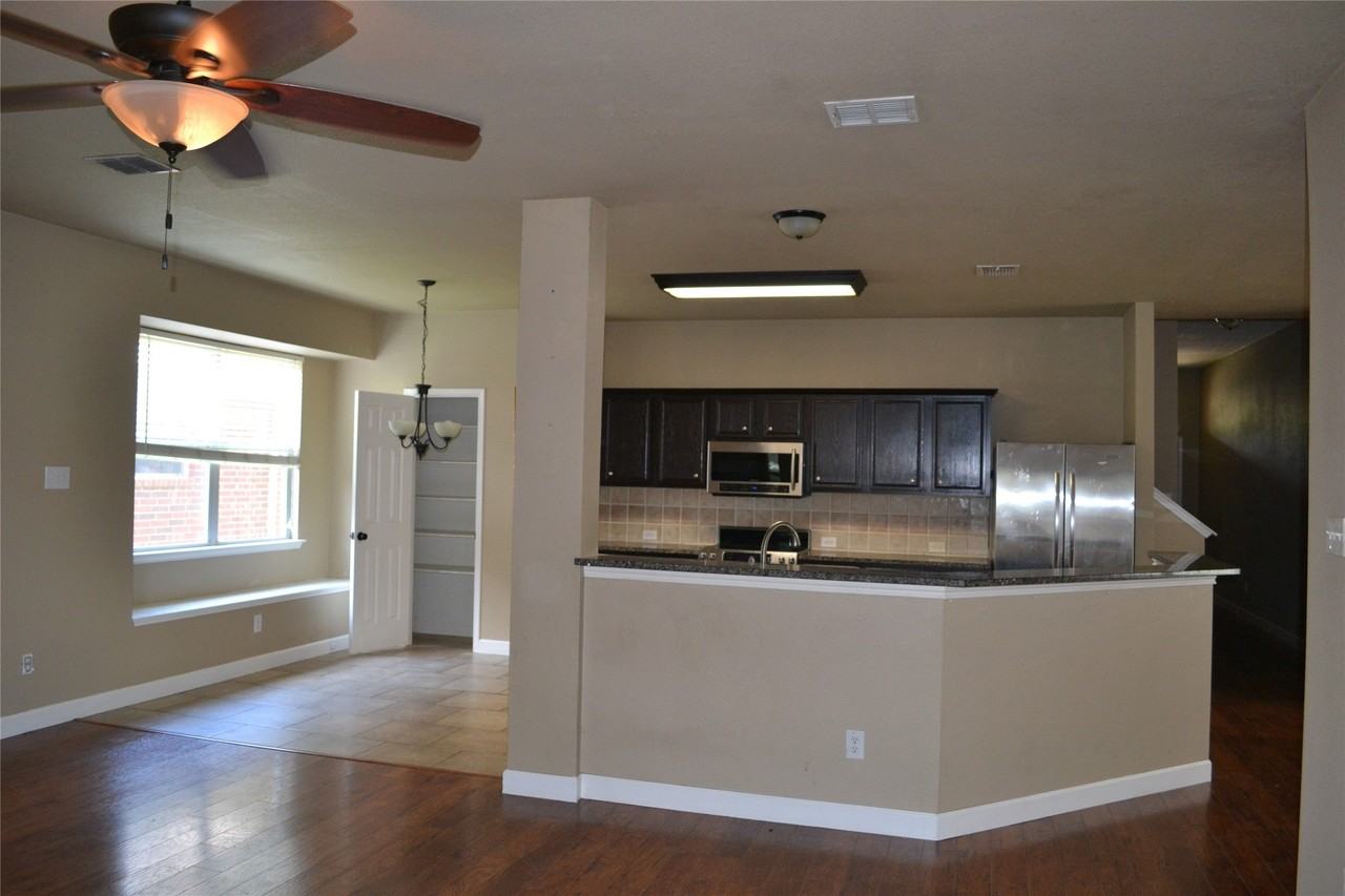 6005 Hidden Pine Ln - Photo 4 of 28