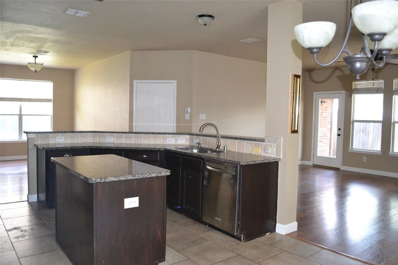 6005 Hidden Pine Ln - Photo 5 of 28