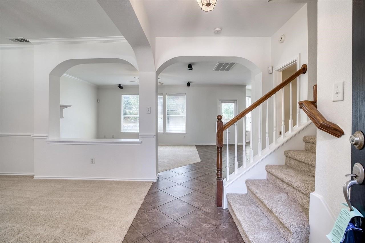 9909 Delamere Dr - Photo 2 of 22