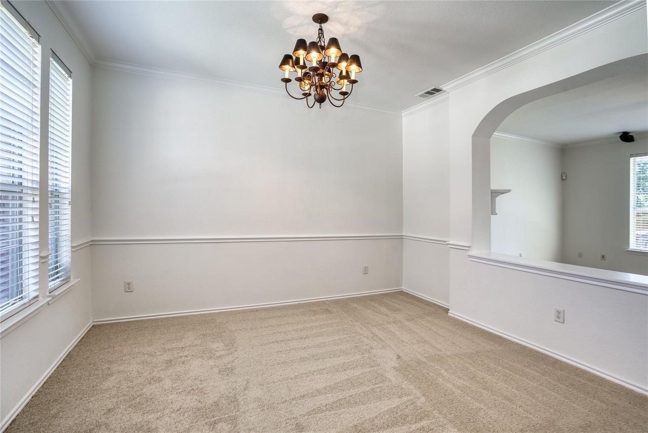 9909 Delamere Dr - Photo 3 of 22