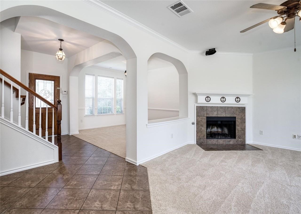 9909 Delamere Dr - Photo 5 of 22