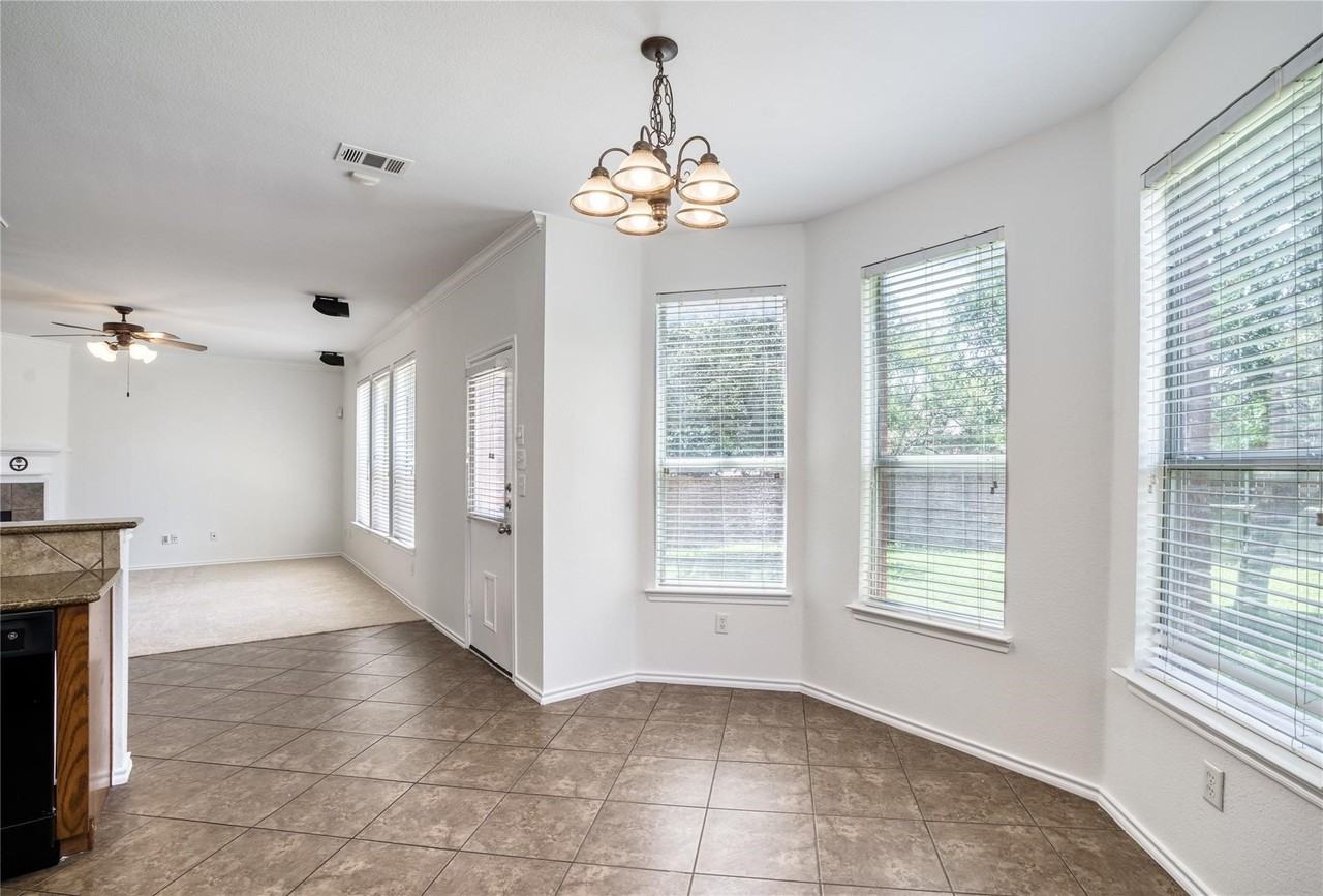 9909 Delamere Dr - Photo 7 of 22