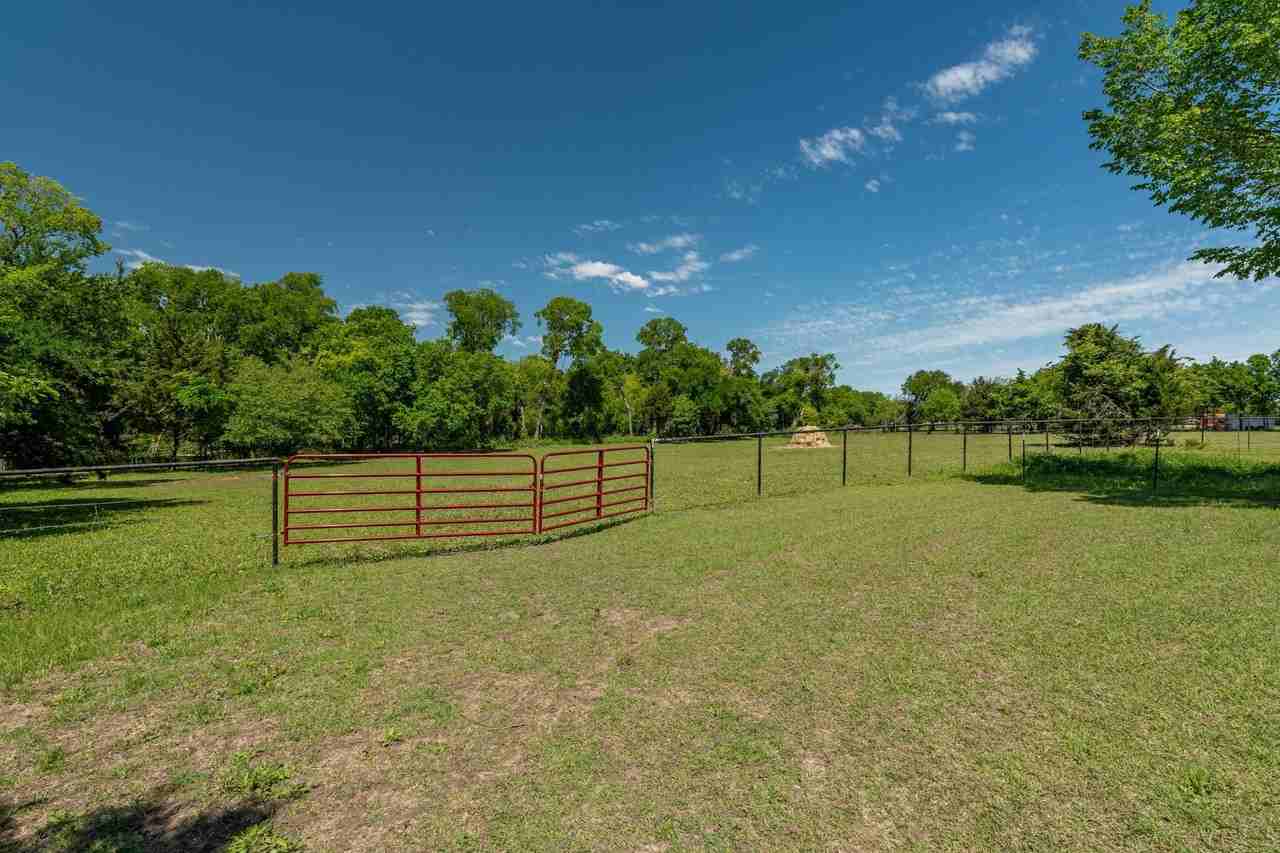 1905 Shady Ln - Photo 7 of 27