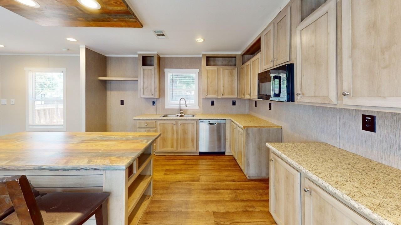 7415 Remington Rd - Photo 2 of 14