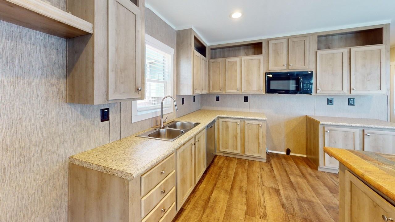 7415 Remington Rd - Photo 3 of 14