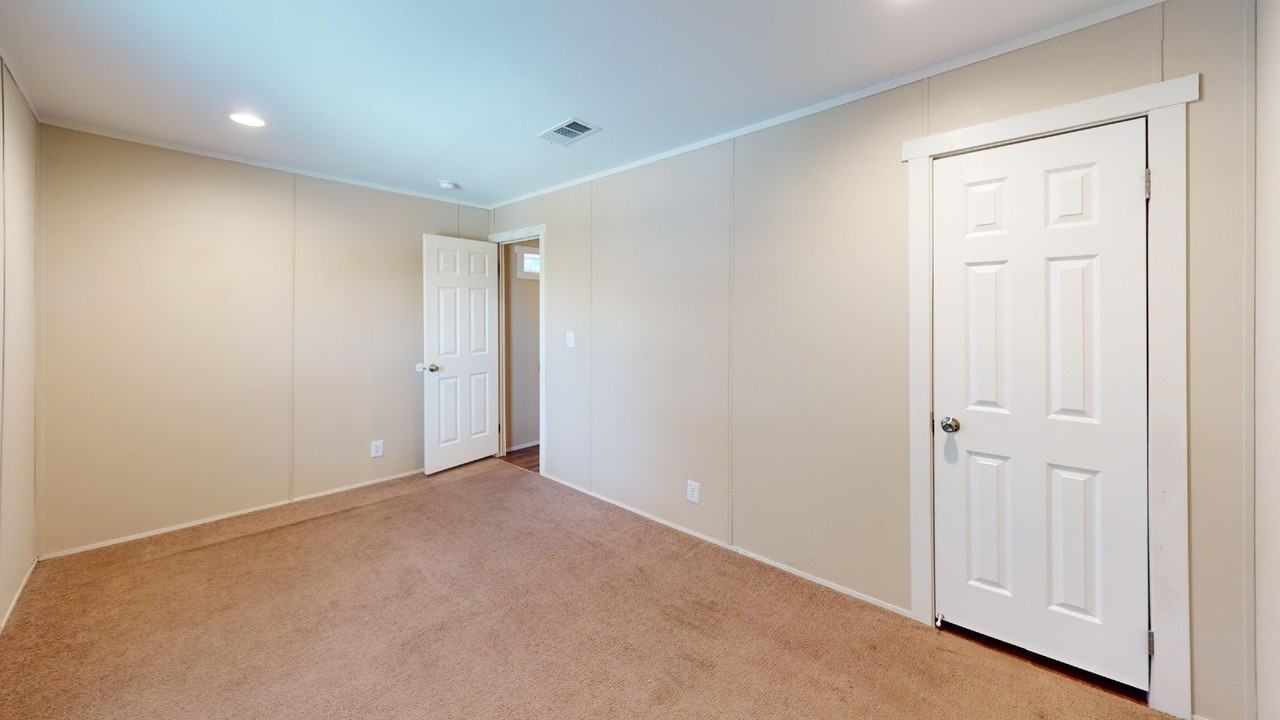 7415 Remington Rd - Photo 7 of 14
