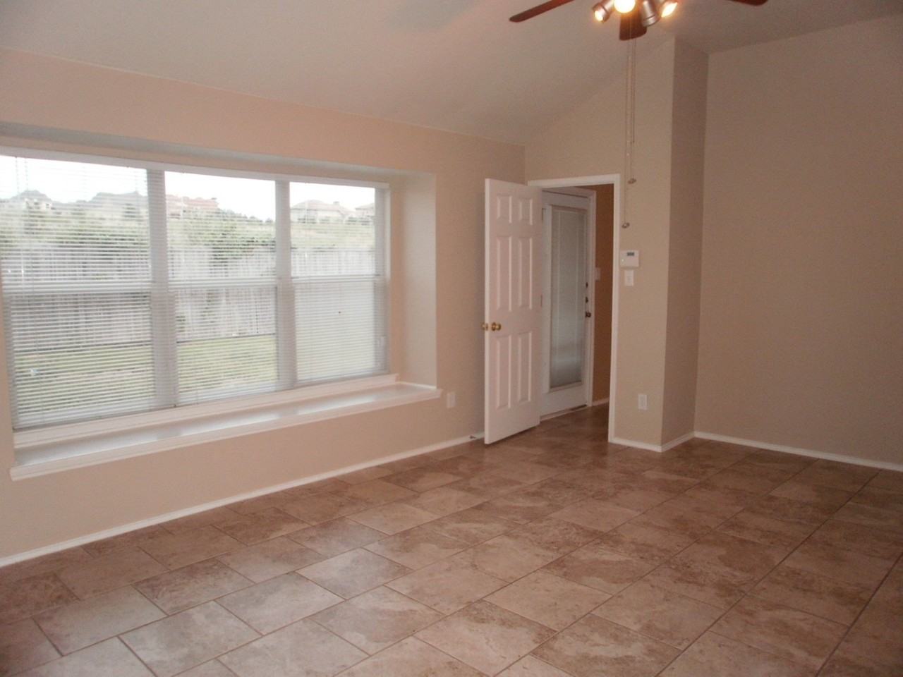 6912 Longhorn Trl - Photo 6 of 12