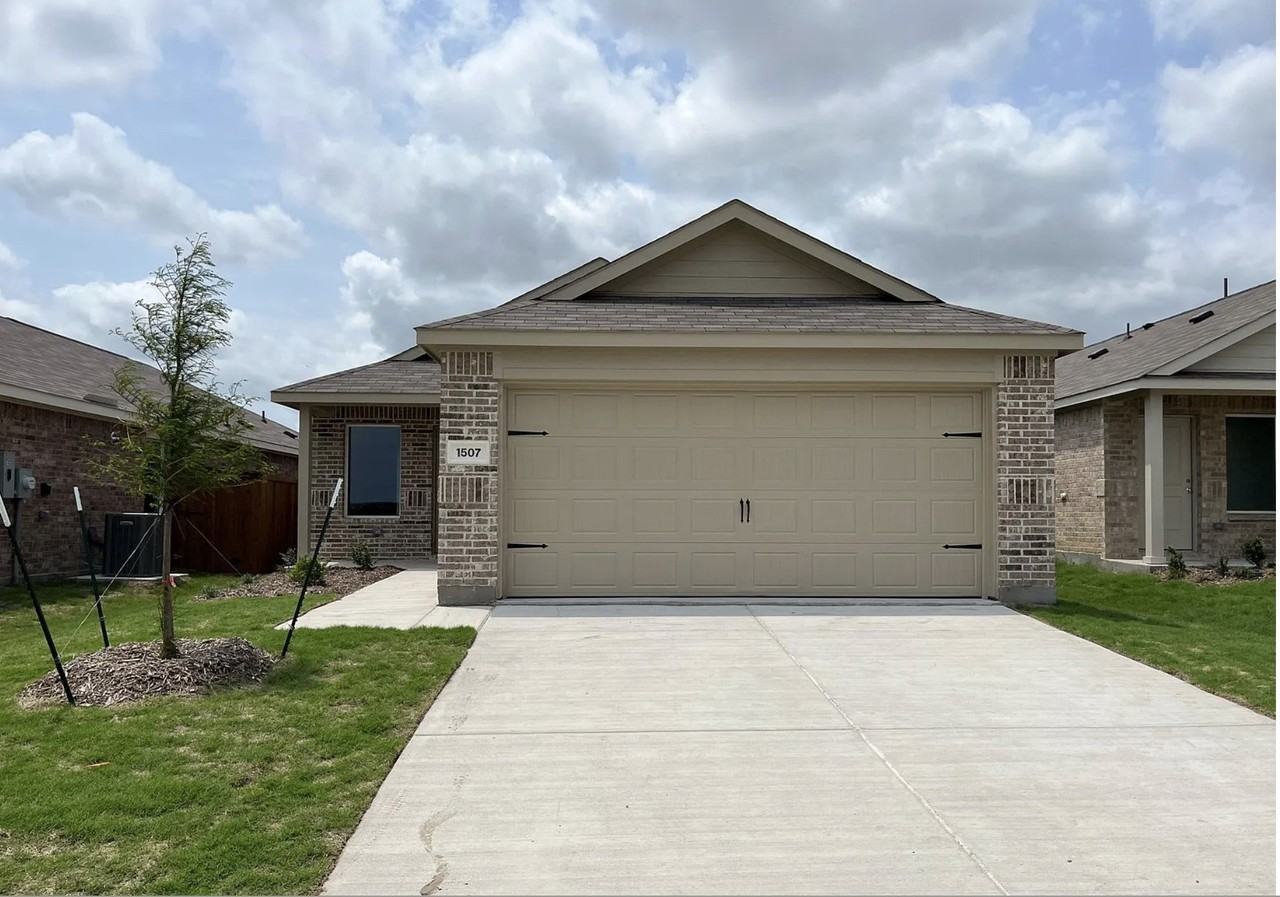 1507 Forge Pond Ln