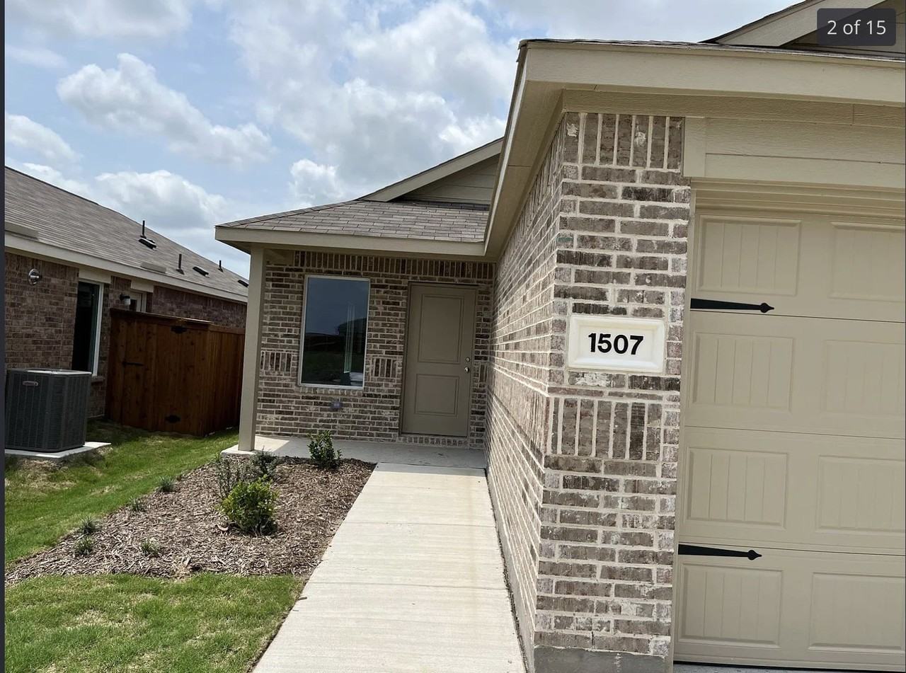 1507 Forge Pond Ln - Photo 2 of 12