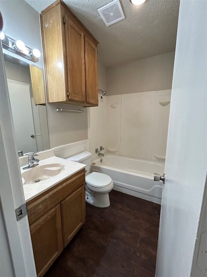 4916 Brianhill Dr #B - Photo 6 of 9