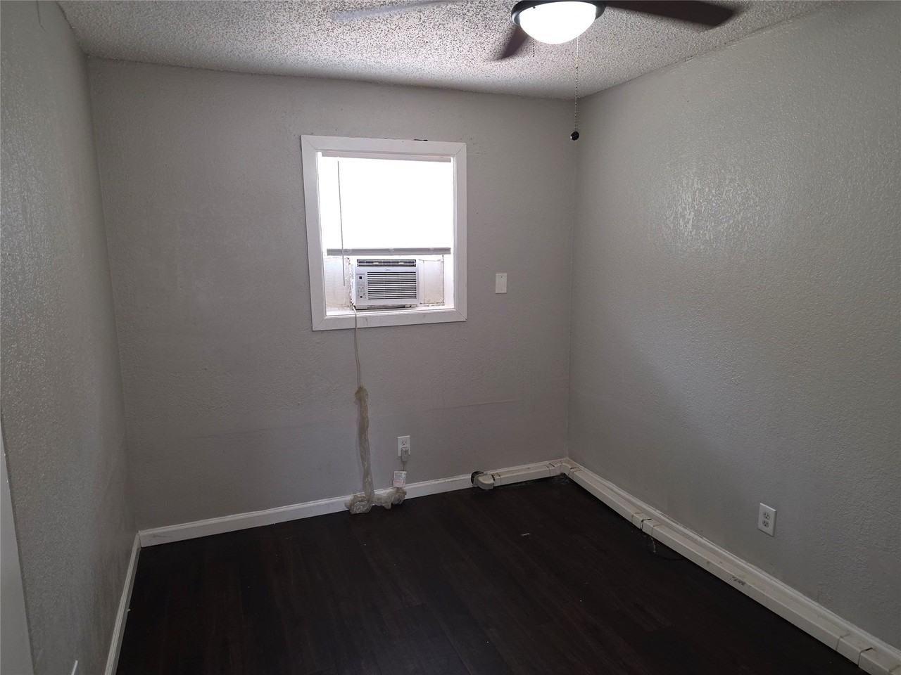3910 Polly St #202 - Photo 4 of 7