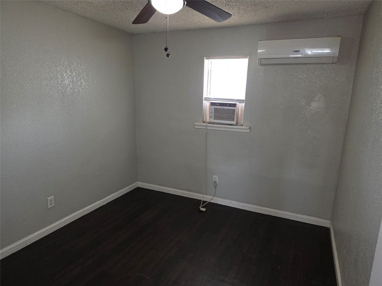 3910 Polly St #202 - Photo 5 of 7
