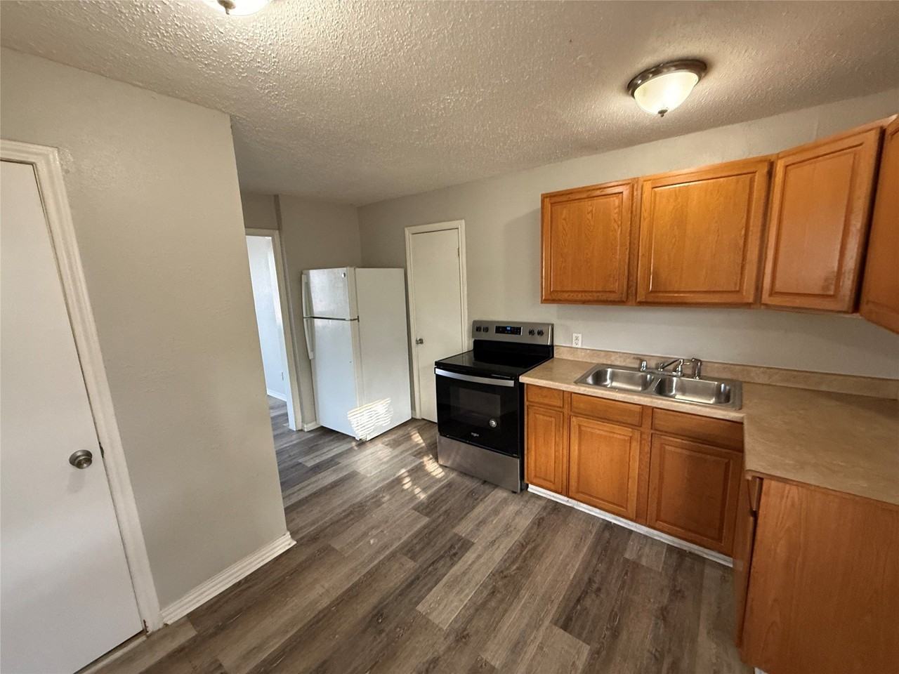 4520 Columbia Ave #2 - Photo 4 of 7