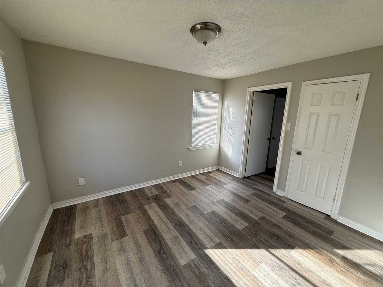4520 Columbia Ave #2 - Photo 5 of 7