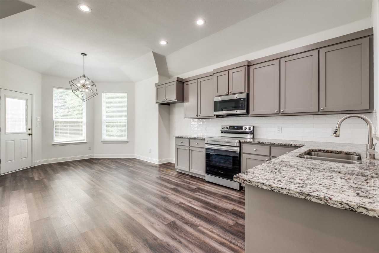 2918 Morgan Dr - Photo 4 of 12