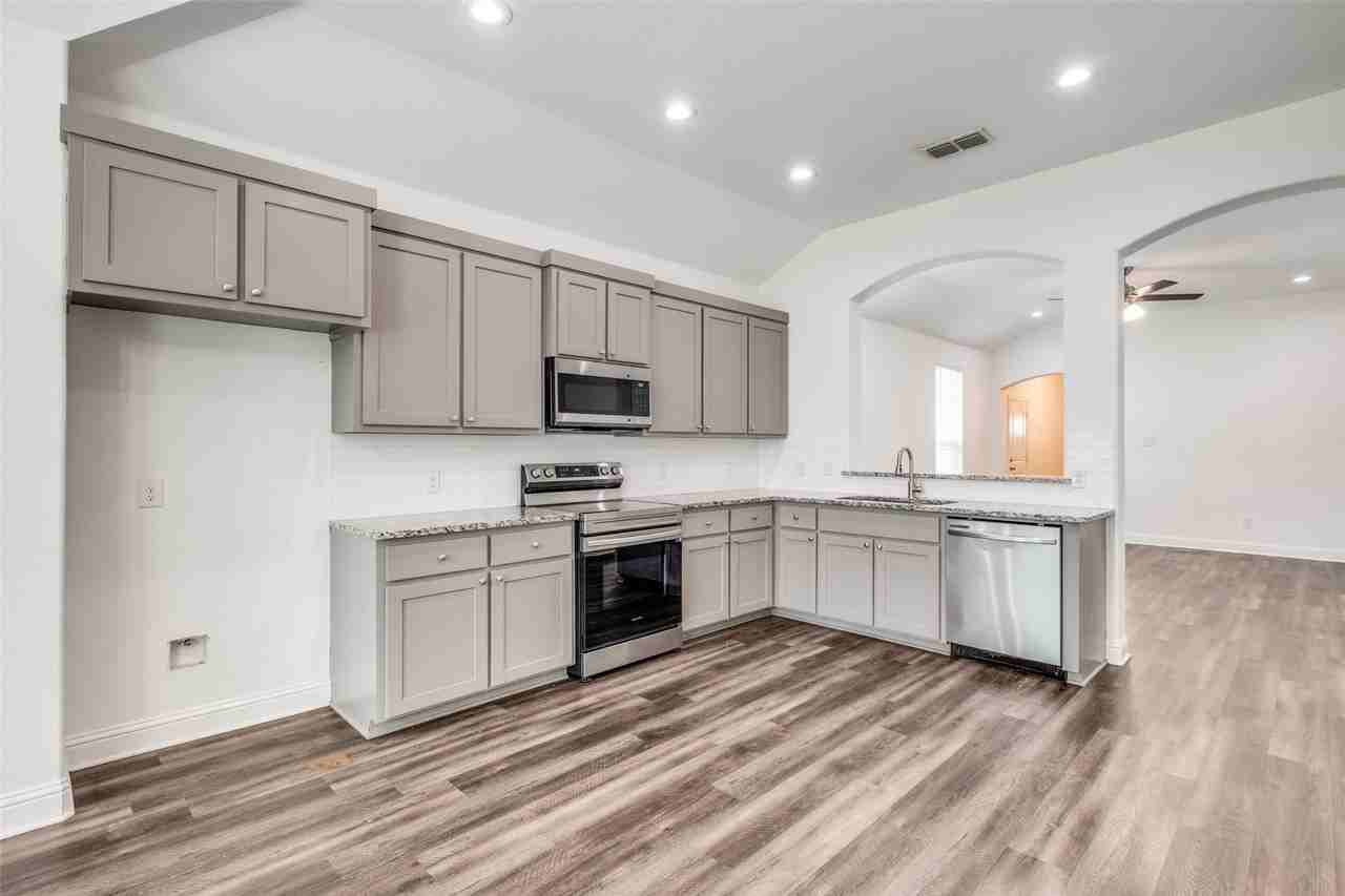 2918 Morgan Dr - Photo 5 of 12