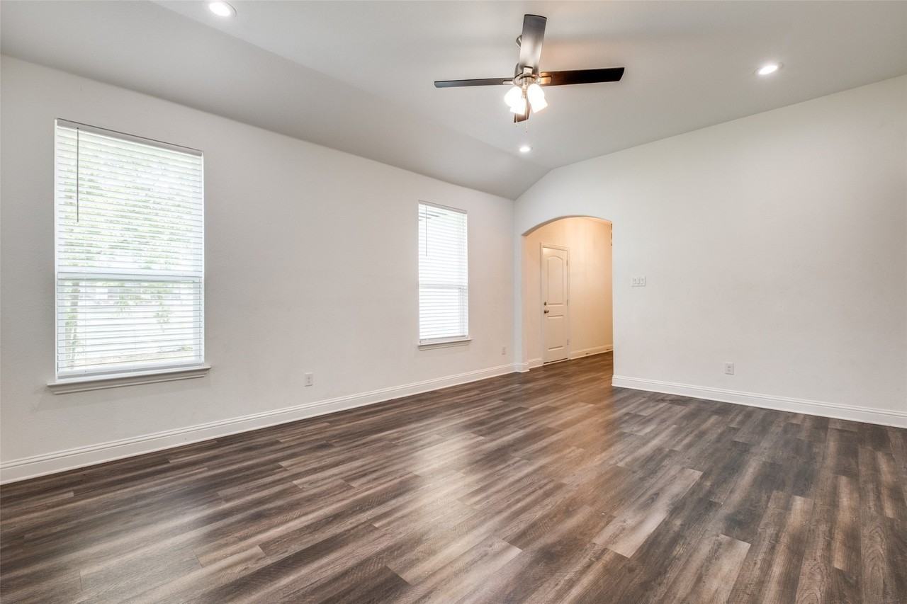 2918 Morgan Dr - Photo 7 of 12