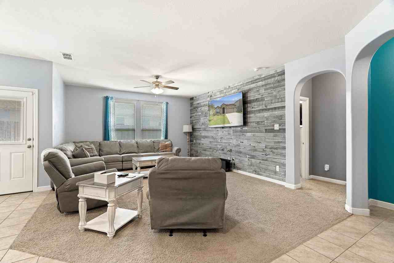 9124 Golden Hollow Ln - Photo 2 of 23