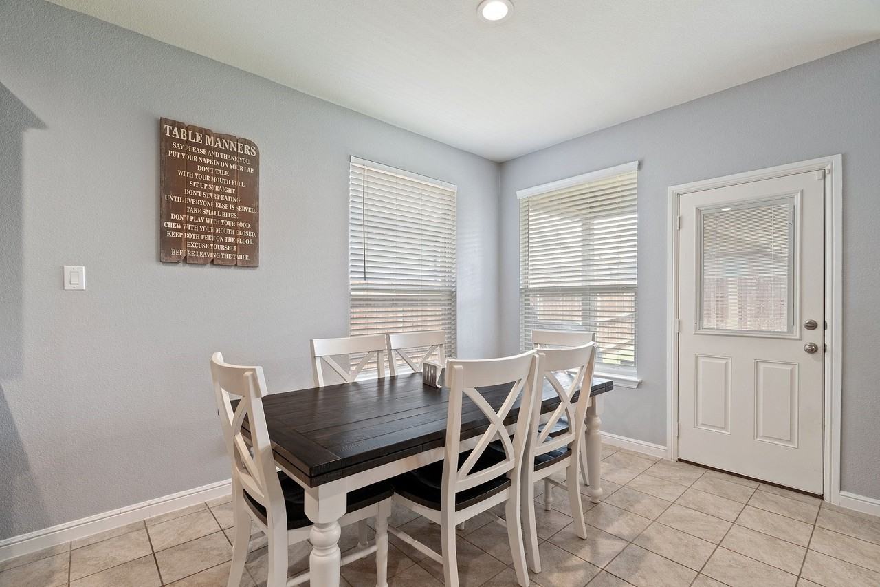 9124 Golden Hollow Ln - Photo 6 of 23