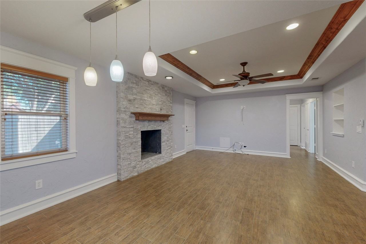 9100 Berkshire Dr - Photo 4 of 30