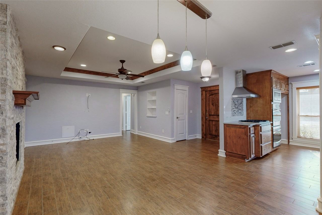 9100 Berkshire Dr - Photo 5 of 30