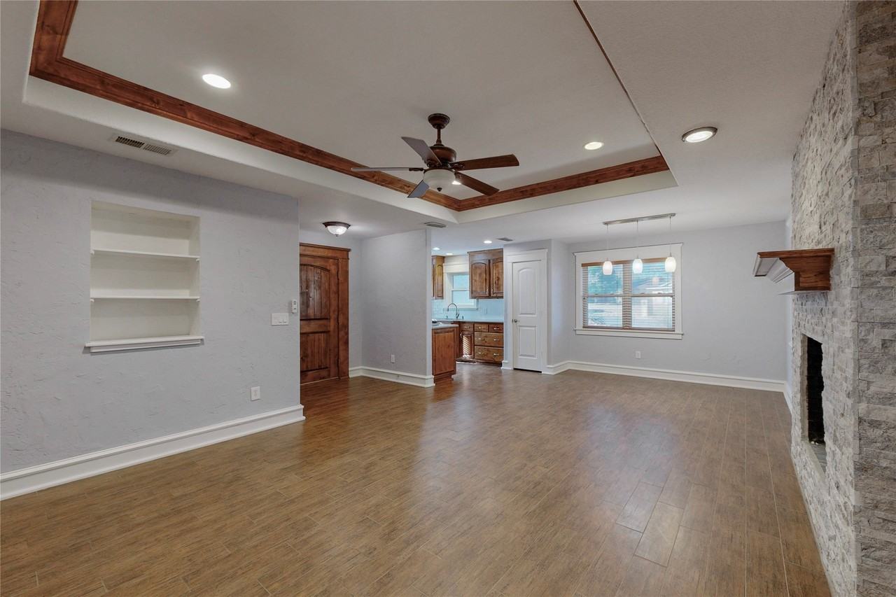 9100 Berkshire Dr - Photo 6 of 30