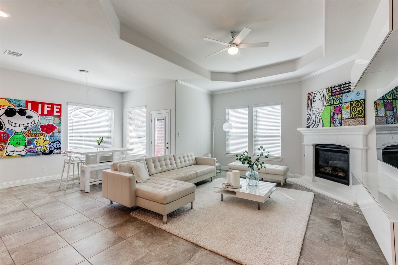 1301 Benavites Dr - Photo 4 of 24