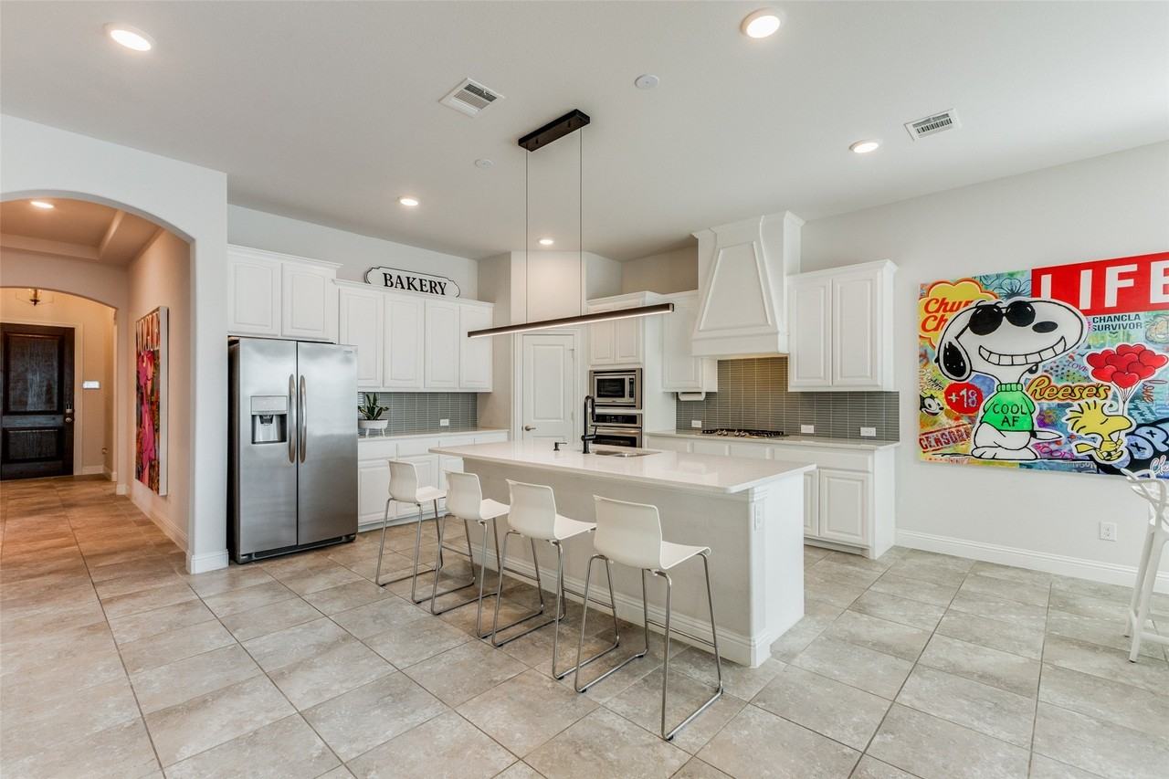 1301 Benavites Dr - Photo 7 of 24