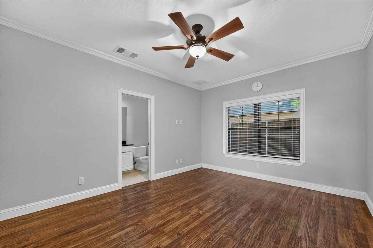6220 Oram St #B - Photo 3 of 17