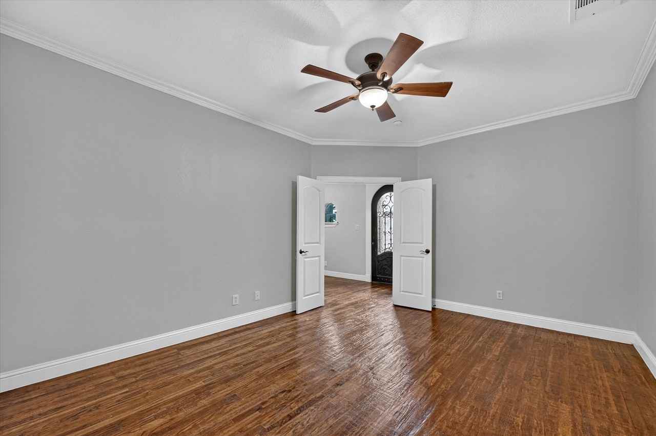 6220 Oram St #B - Photo 4 of 17