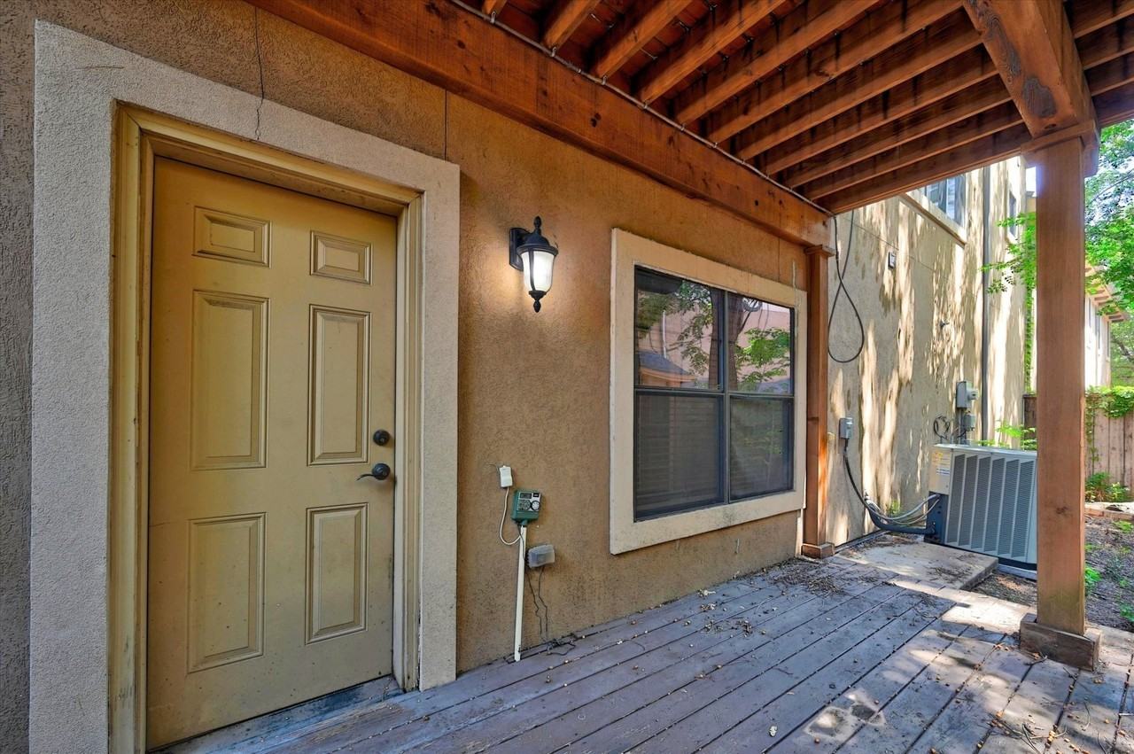 6220 Oram St #B - Photo 5 of 17