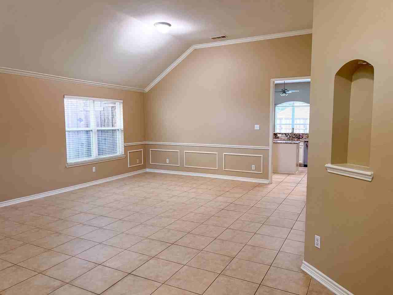 2033 Nottingham Pl - Photo 2 of 21
