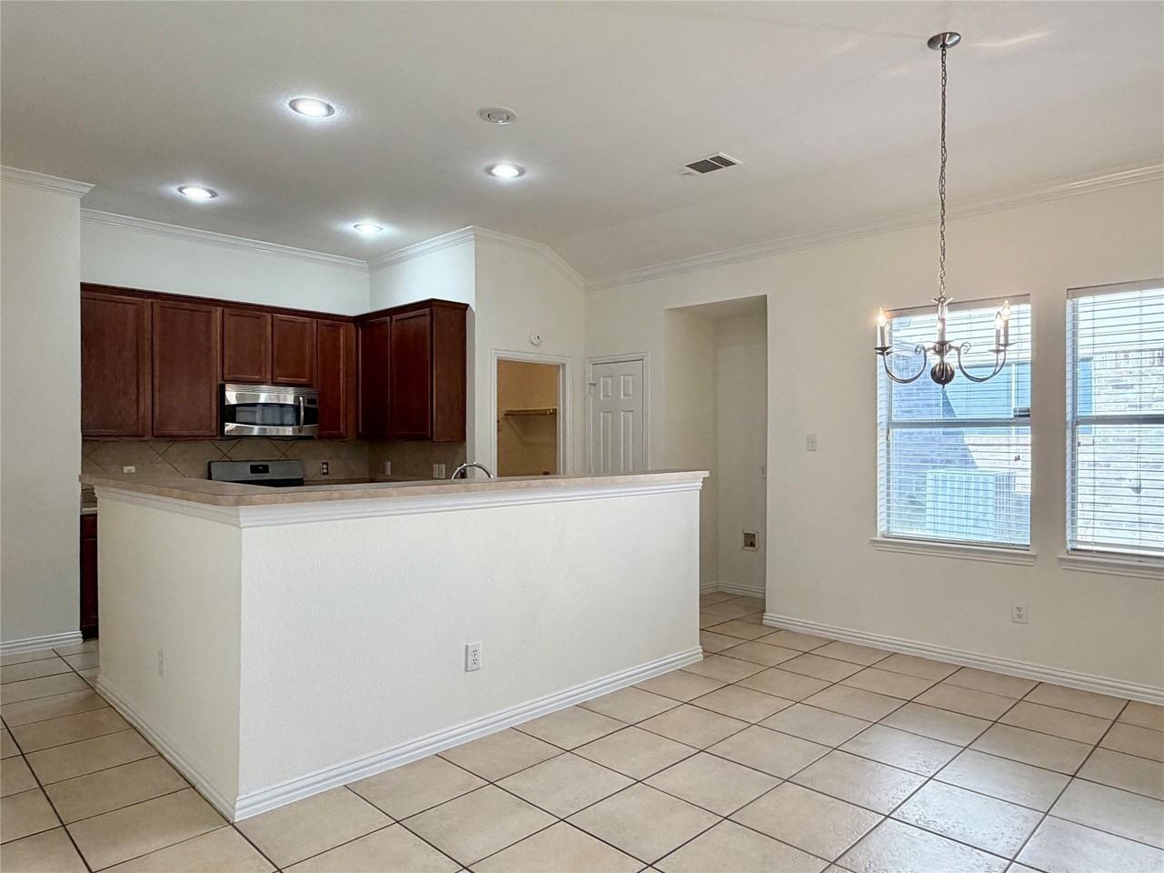 211 Parakeet Dr - Photo 6 of 16