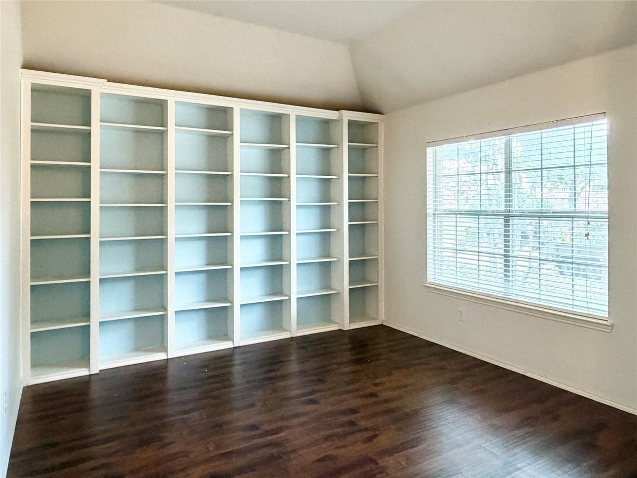 5809 Pine Meadow Ln - Photo 3 of 24