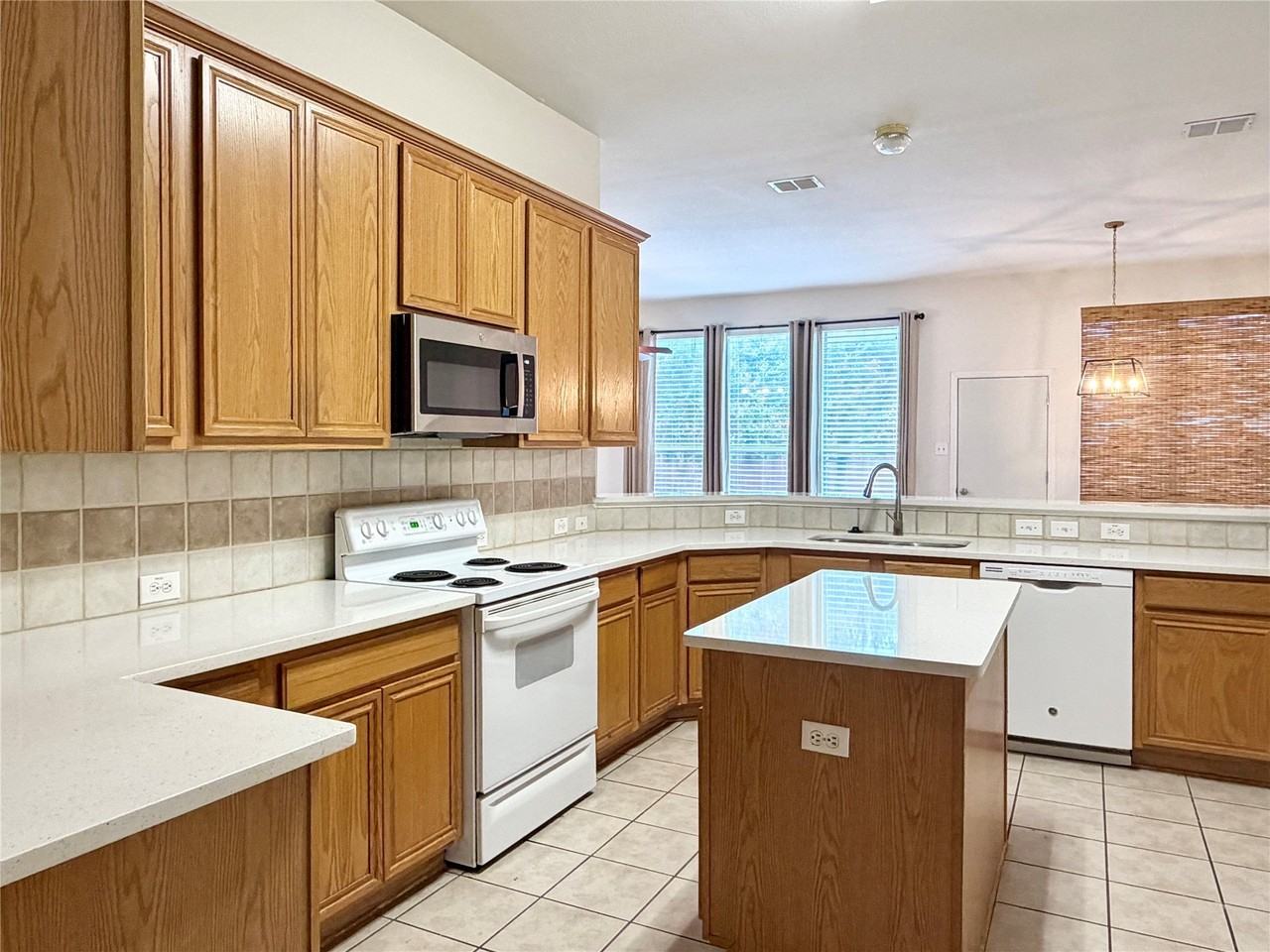 5809 Pine Meadow Ln - Photo 5 of 24