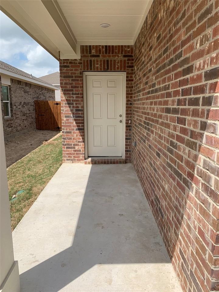 1640 Hossler Trl - Photo 2 of 24
