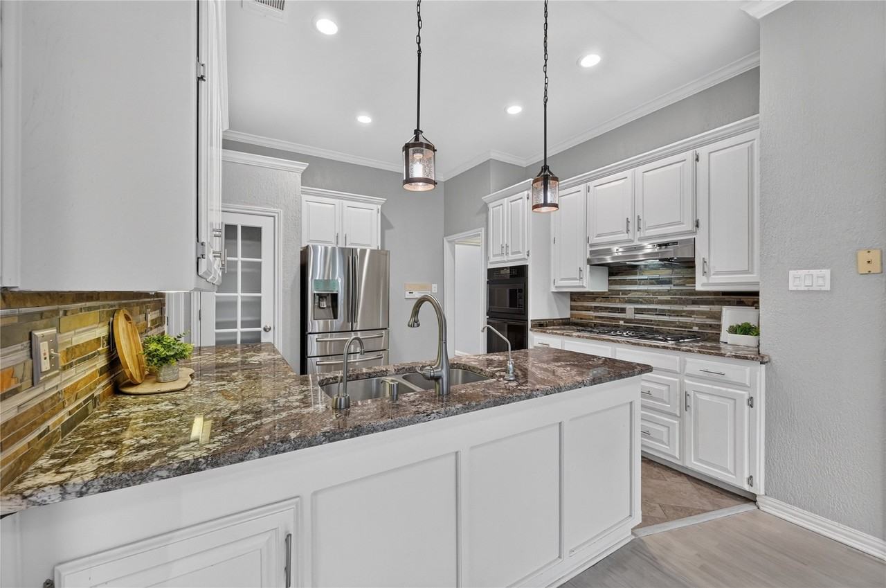 909 San Saba Dr - Photo 5 of 29