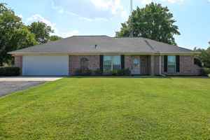 featured image of 2951 N Trinity St