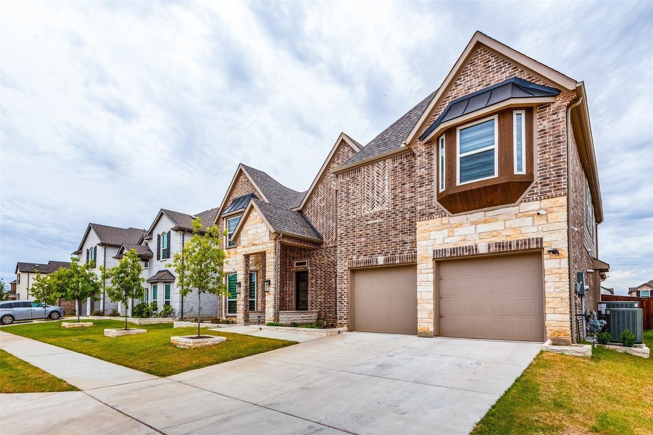 2617 Spotted Owl Ln - Photo 2 of 40