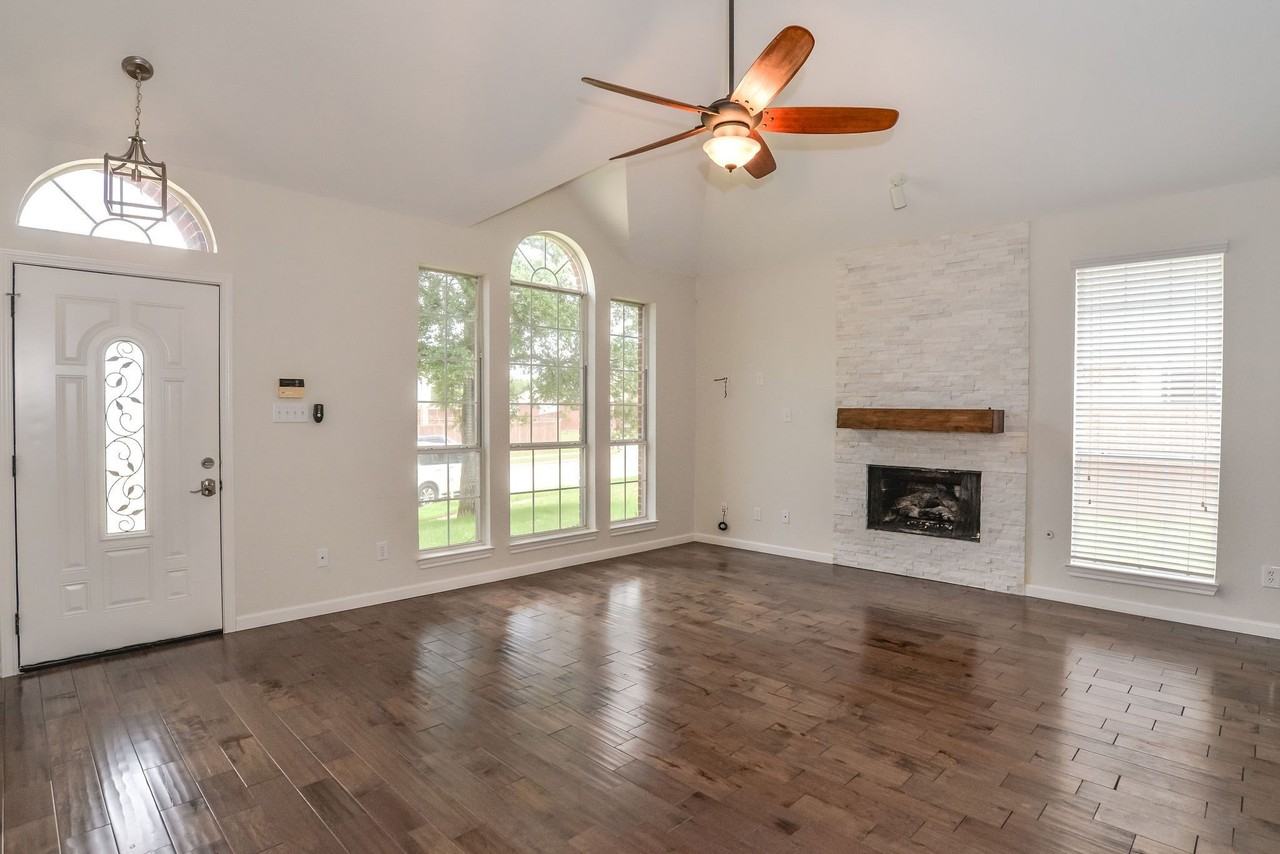 923 Kathryn Dr - Photo 3 of 30