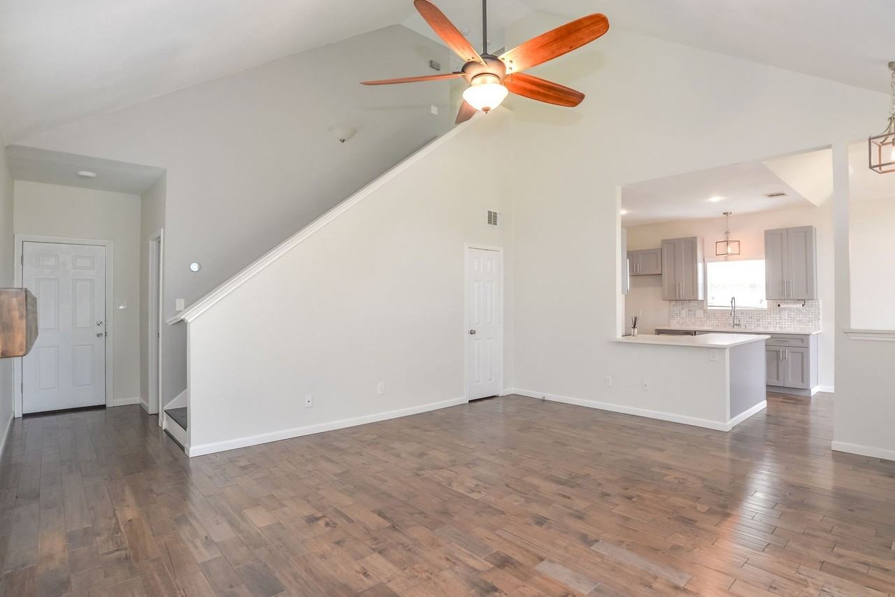 923 Kathryn Dr - Photo 5 of 30