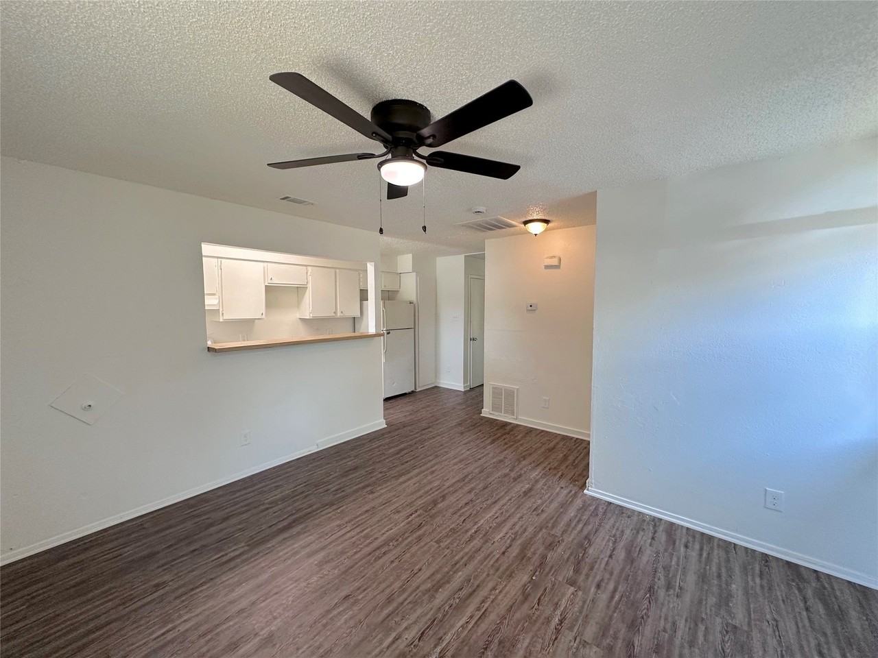5408 Helmick Ave - Photo 3 of 10