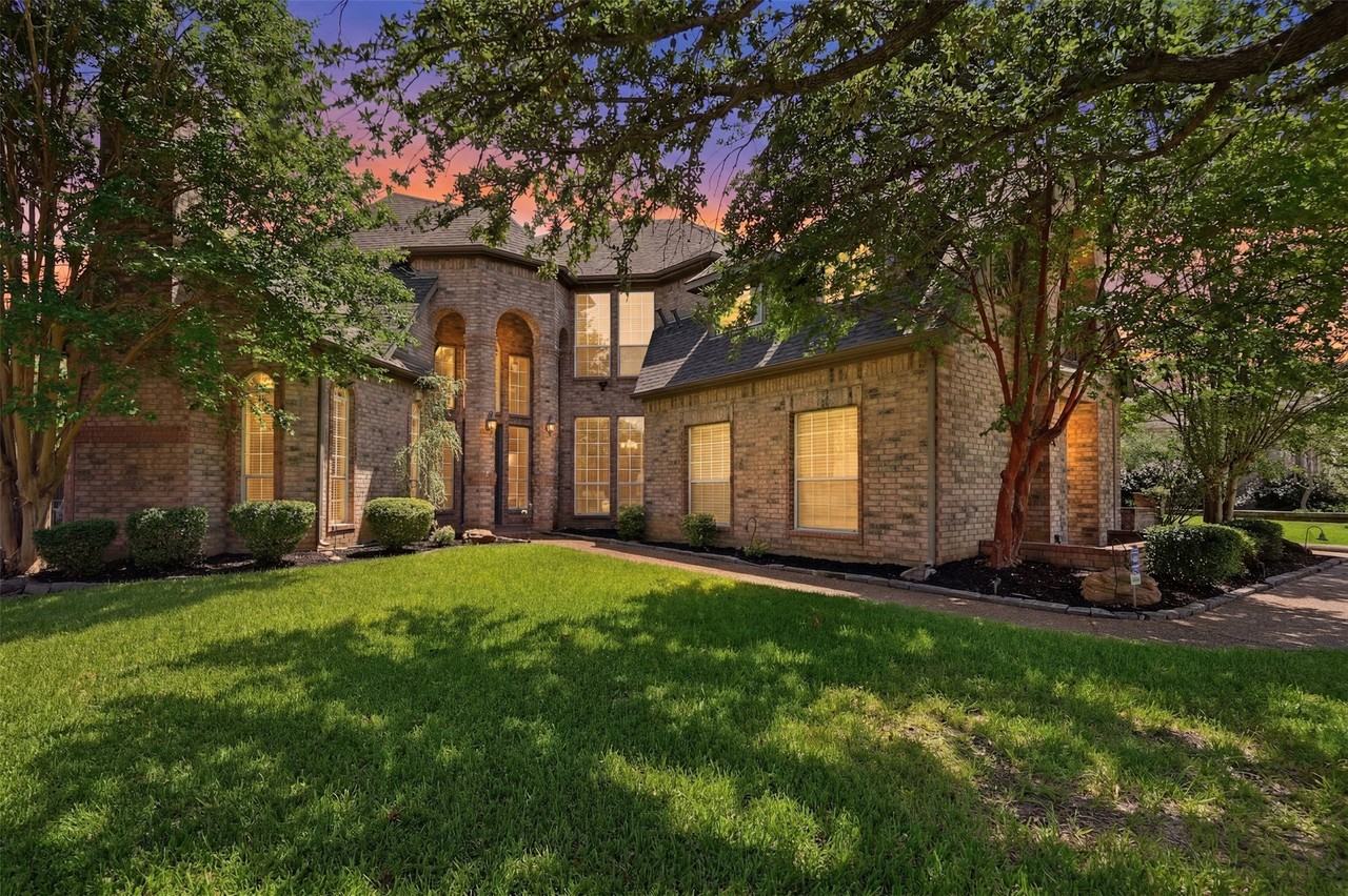 2221 Danielle Dr - Photo 4 of 39