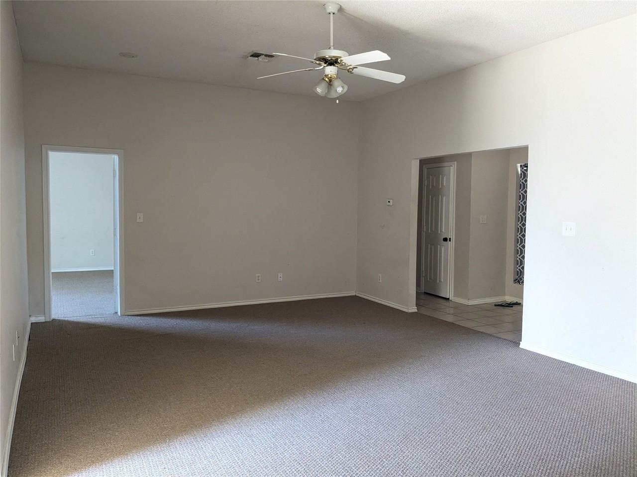 1010 Enlow Cir - Photo 6 of 11