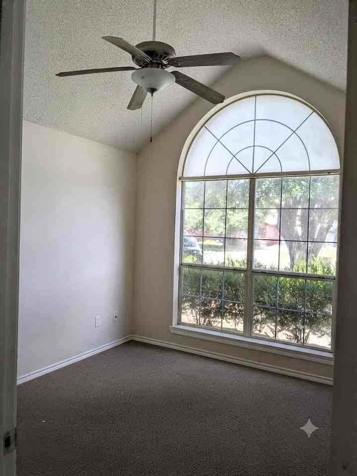 1010 Enlow Cir - Photo 7 of 11