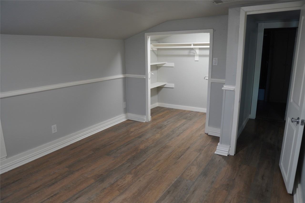 207 N Illinois St - Photo 6 of 17